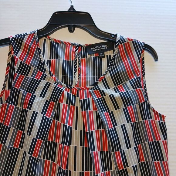 Black Label By Evan-Picone XS Blouse no Sleeves one Button in Back Red & Black. - Picture 2 of 3